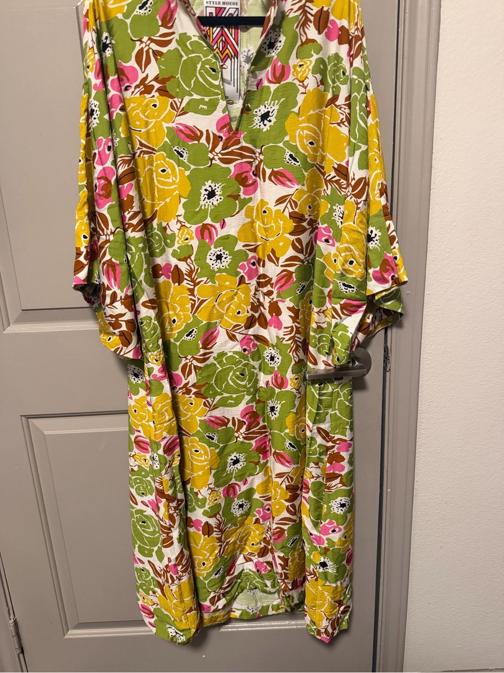La Vie Style House Peridot Rose Garden Kaftan- Green, Yellow & Pink